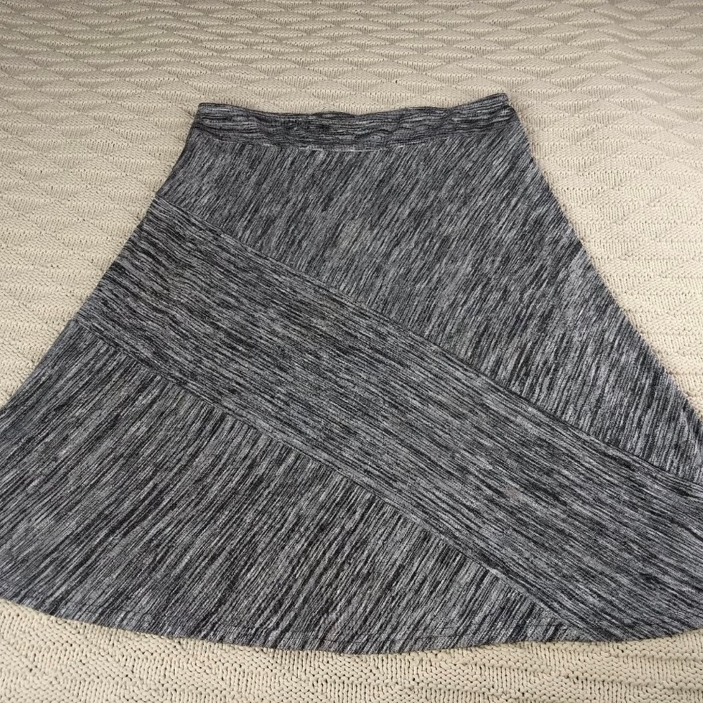 Cute gray skirts with diagonal designs!